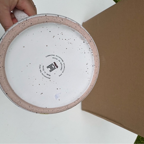 NWT Urban Outfitters Daisy Watering Can - Picture 10 of 11